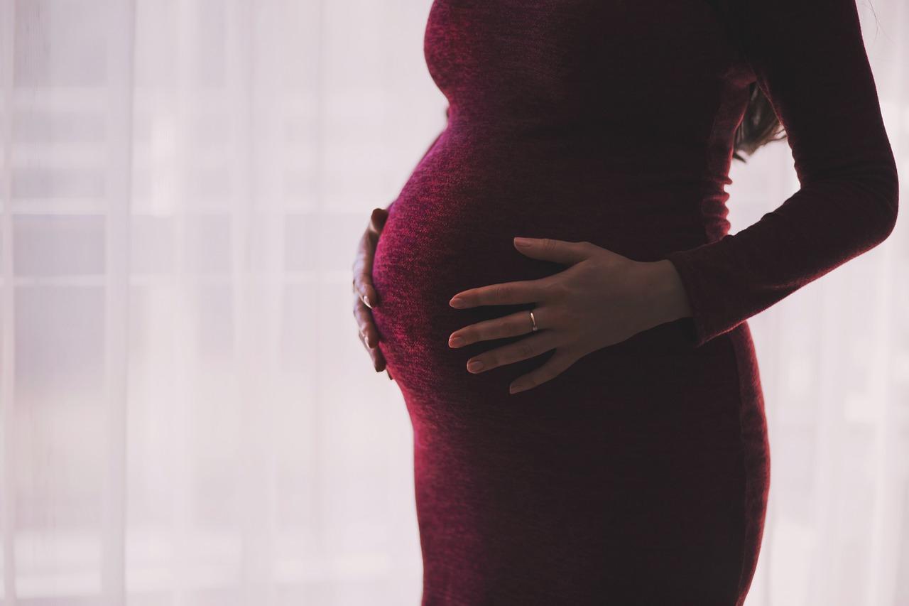 When Should An Expecting Mom Consider Visiting An Abortion Clinic?
