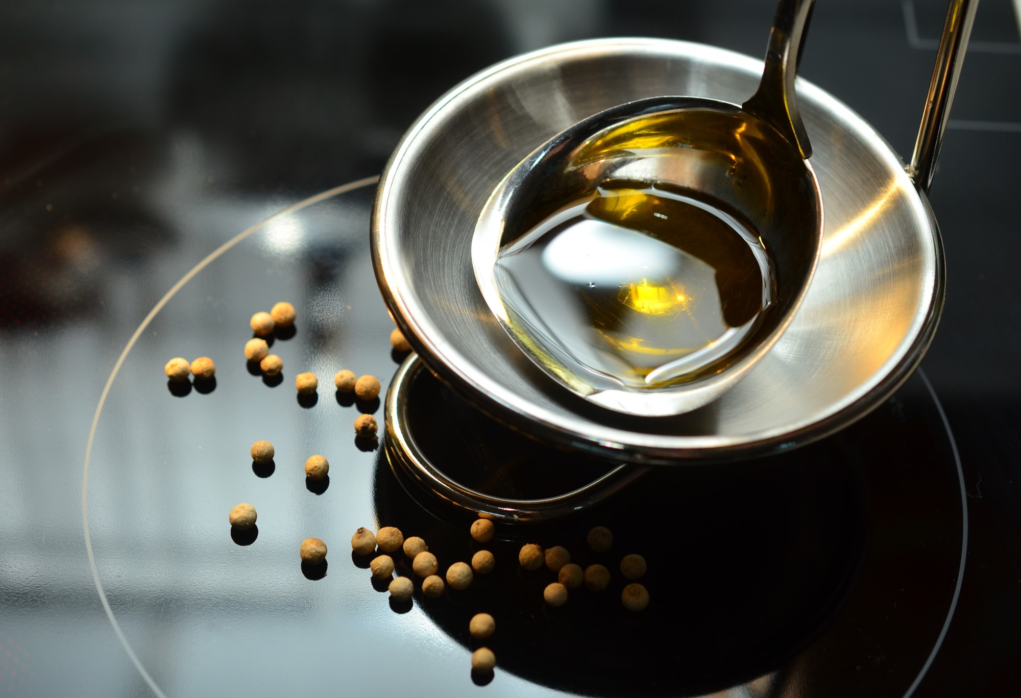A Chef's Guide to Olive Oil vs Coconut Oil: Which Is Better?